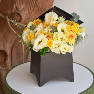 Proud Grad - Caja Floral Elegante para Graduación